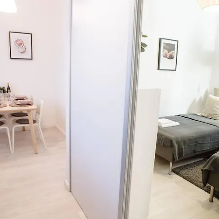 Very Central, New And Comfy With A/c Appartement