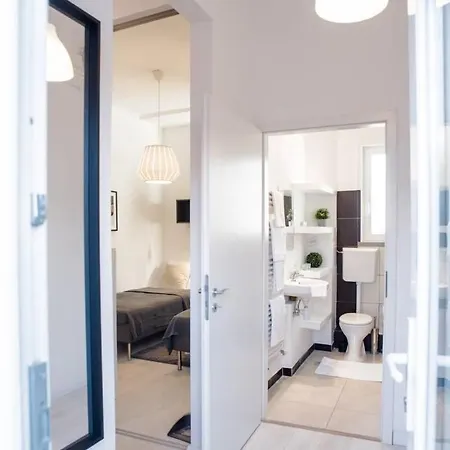 Daire Very Central, New And Comfy With A/c