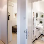 아파트 Very Central, New And Comfy With A/c