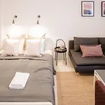 아파트 Very Central, New And Comfy With A/c *