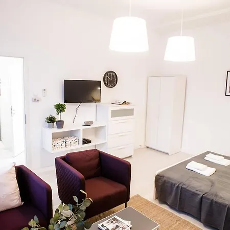 Apartment Very Central, New And Comfy With A/c