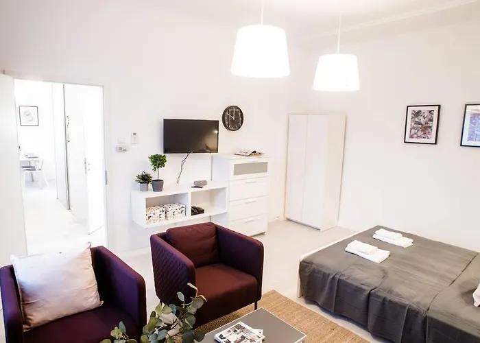 Апартаменты Very Central, New And Comfy With A/c