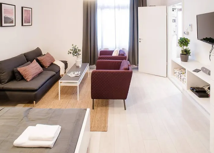 Апартаменты Very Central, New And Comfy With A/c *