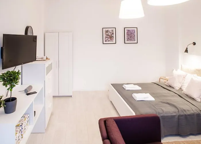 Very Central, New And Comfy With A/c Budapest