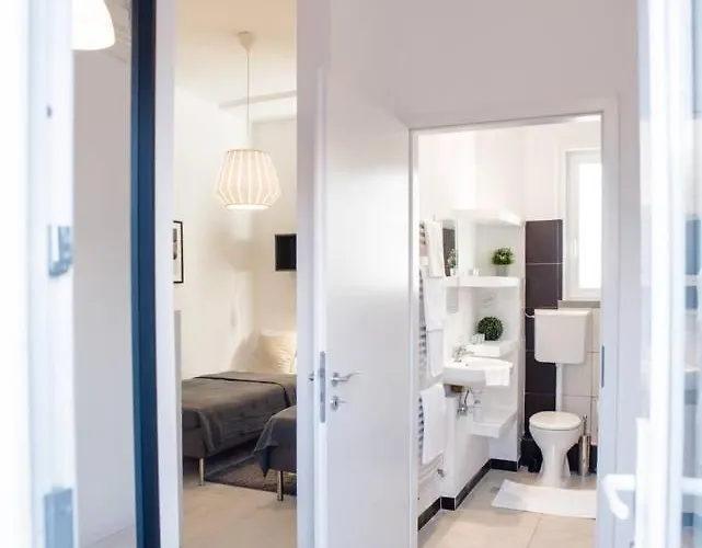 Апартаменты Very Central, New And Comfy With A/c
